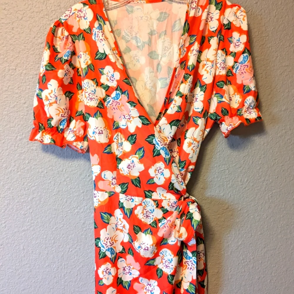 💥SALE💥 Romantic Orange Wrap Dress Floral Fluffy Sleeves Cross V Neck Sz L - Picture 2 of 10